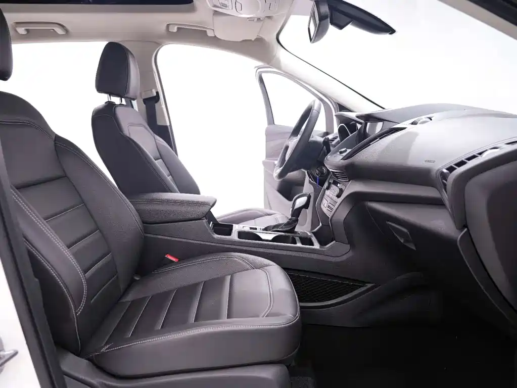 Escape 2019 EcoBoost 180 two-wheel drive platinum airfoil National VI купить на сайте DeffCars