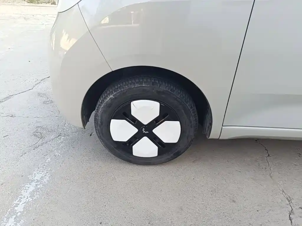 Hongguang MINIEV 2024 third generation 215km advanced version купить на сайте DeffCars