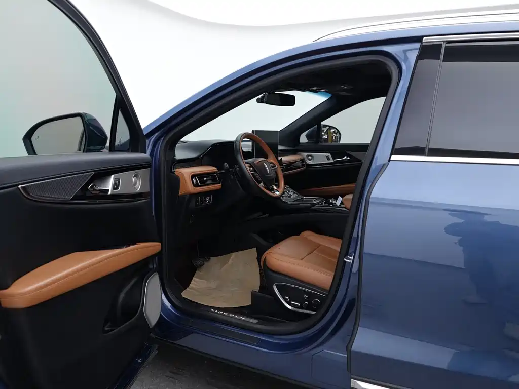 Voyager 2021 2.7T 4WD Presidential Edition купить на сайте DeffCars