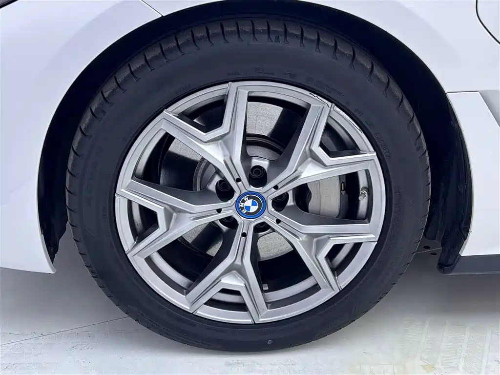 BMW i3 2024 eDrive 35 L купить на сайте DeffCars