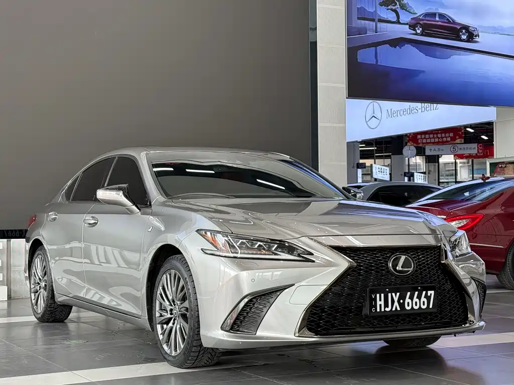 Lexus ES 2020 260 F SPORT купить на сайте DeffCars