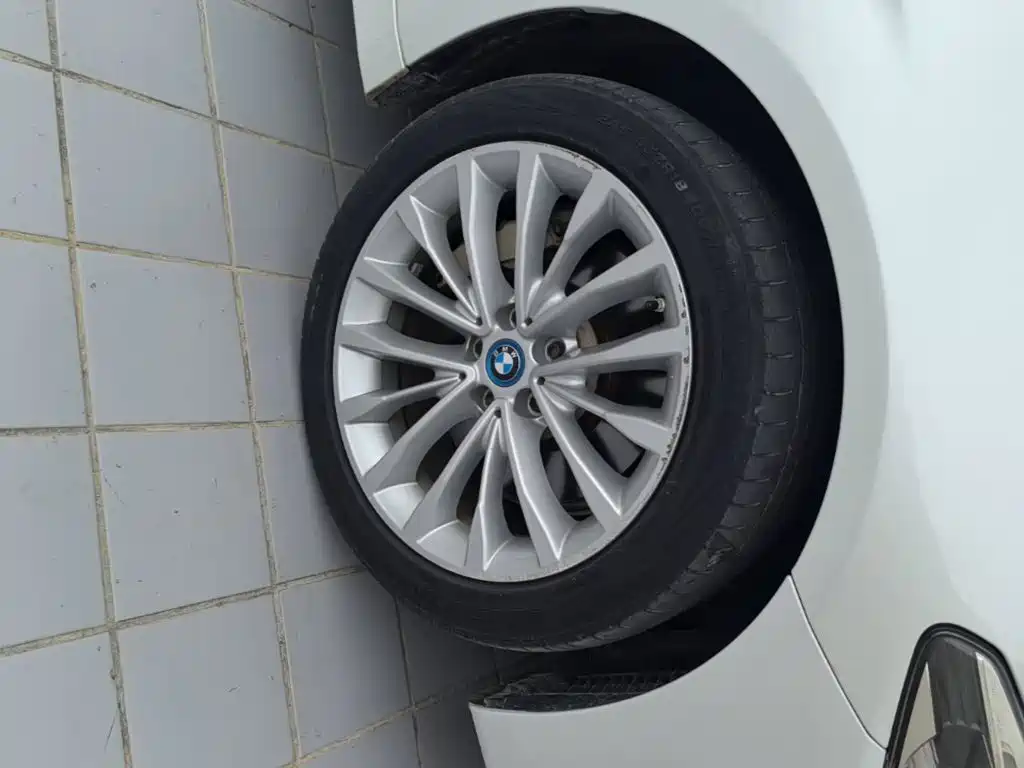 BMW 5 Series New Energy 2019 Model 530Le Luxury Package купить на сайте DeffCars