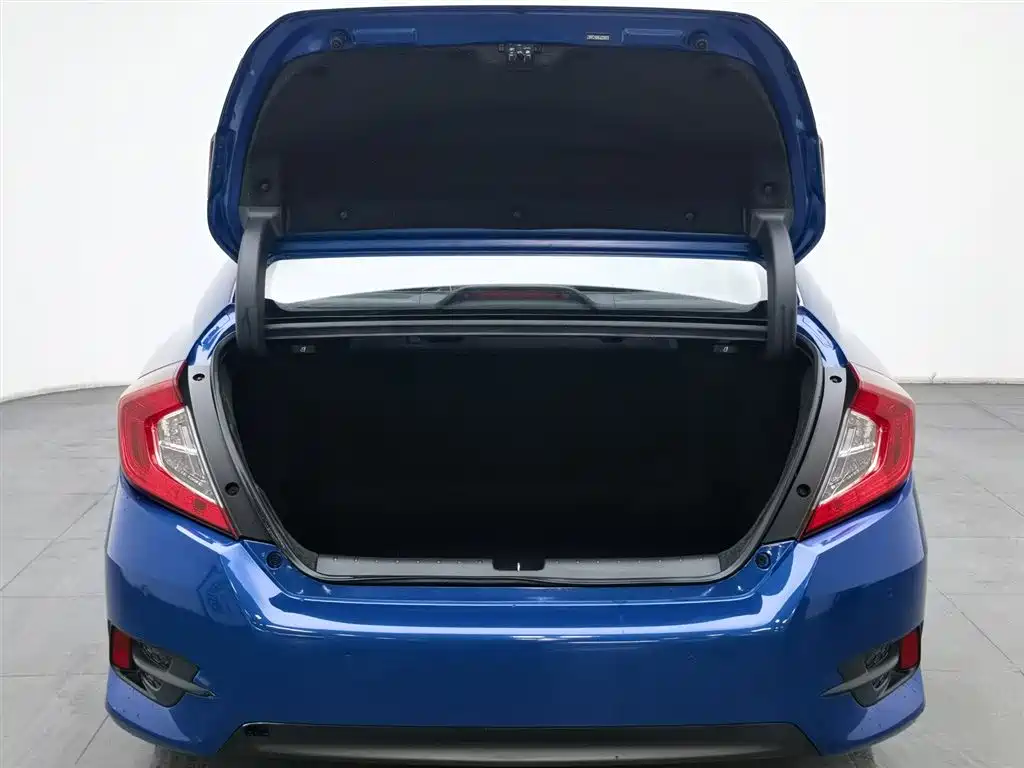 Civic 2019 220TURBO CVT Dynamic Edition National VI купить на сайте DeffCars