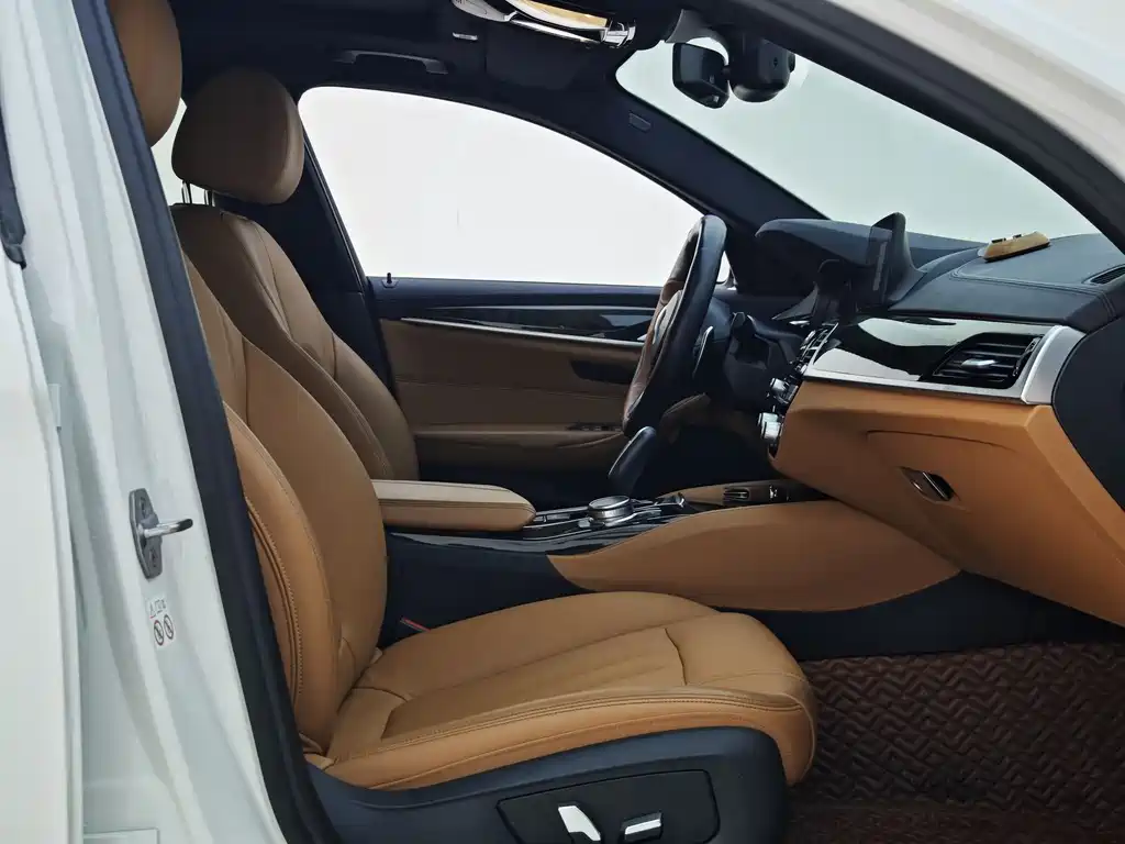BMW 5 Series 2019 530Li Leading M Sports Package купить на сайте DeffCars