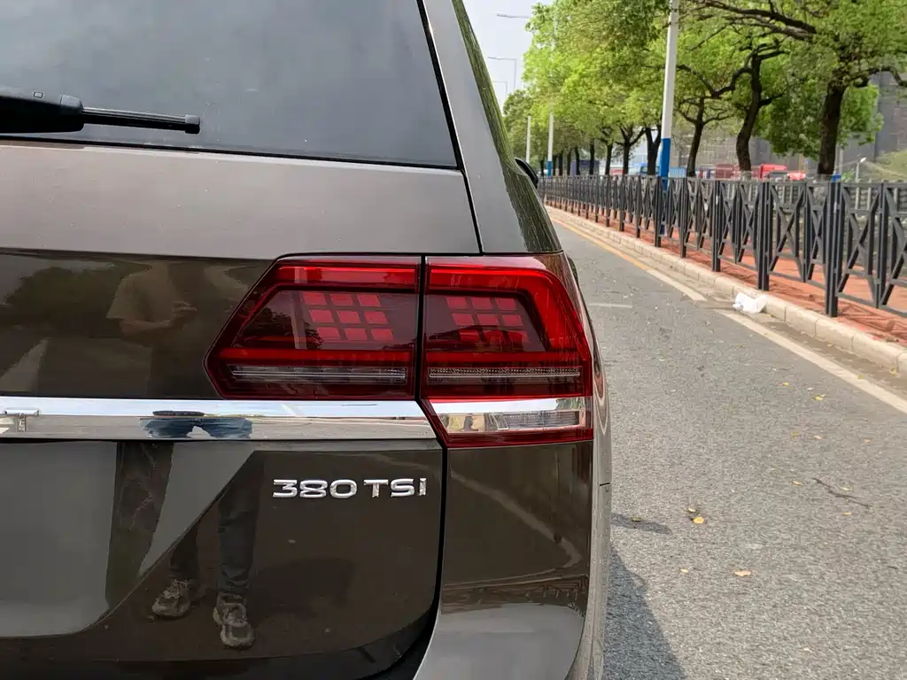 Touron 2017 380TSI four-wheel drive luxury version купить на сайте DeffCars