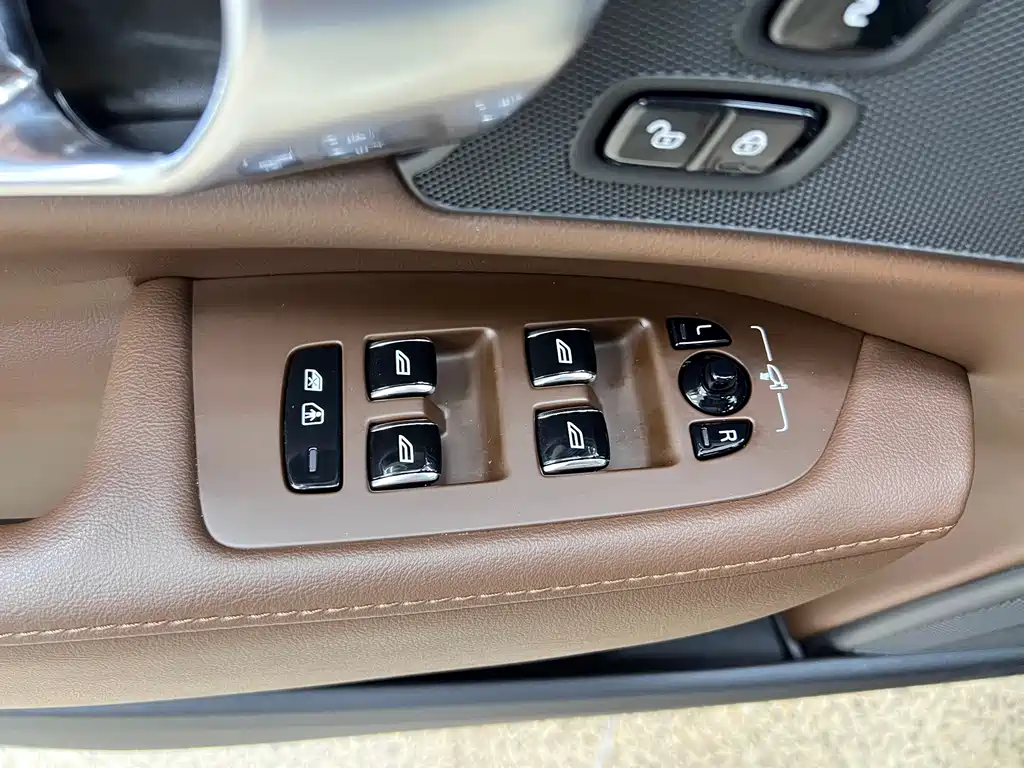 Volvo S90 2024 B5 Zhiyi Luxury Edition купить на сайте DeffCars