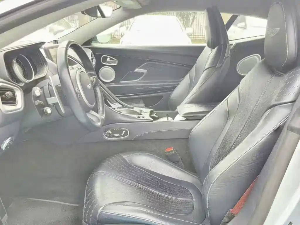 Aston Martin DB11 2019 4.0T V8 Coupe купить на сайте DeffCars