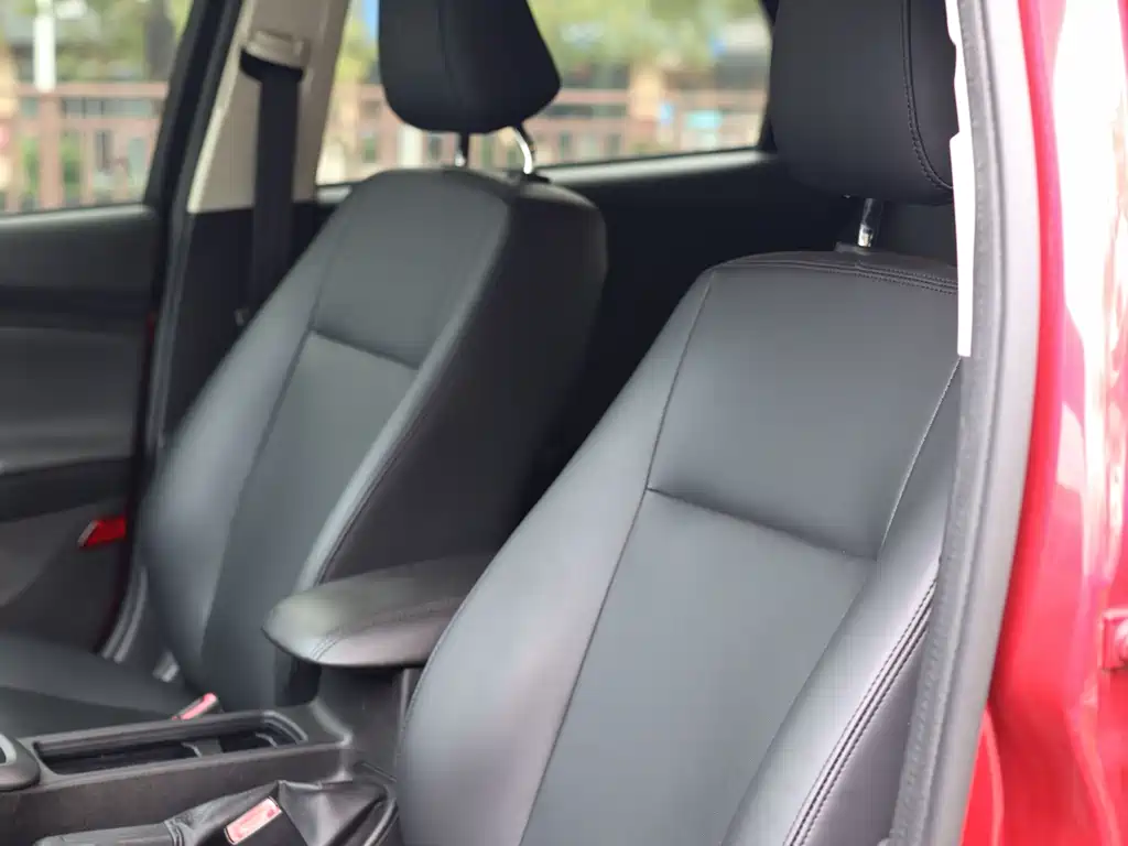 Focus 2018 Hatchback Classic 1.6L Automatic Comfort Smart Mobility Edition купить на сайте DeffCars