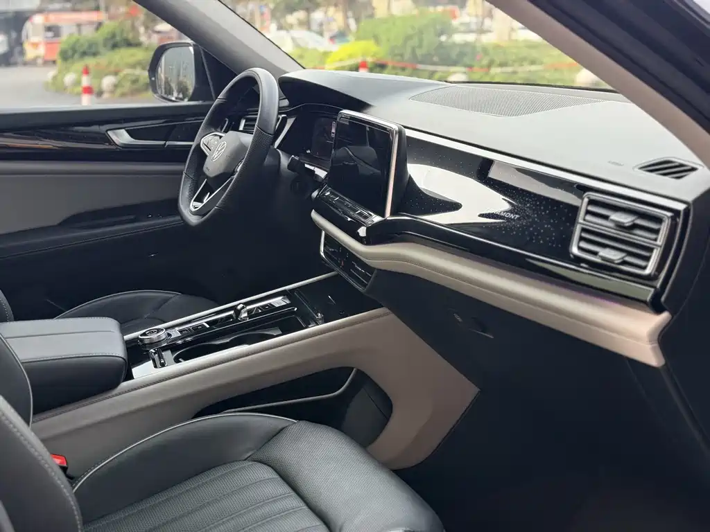 Touron 2023 380TSI four-wheel drive luxury version купить на сайте DeffCars