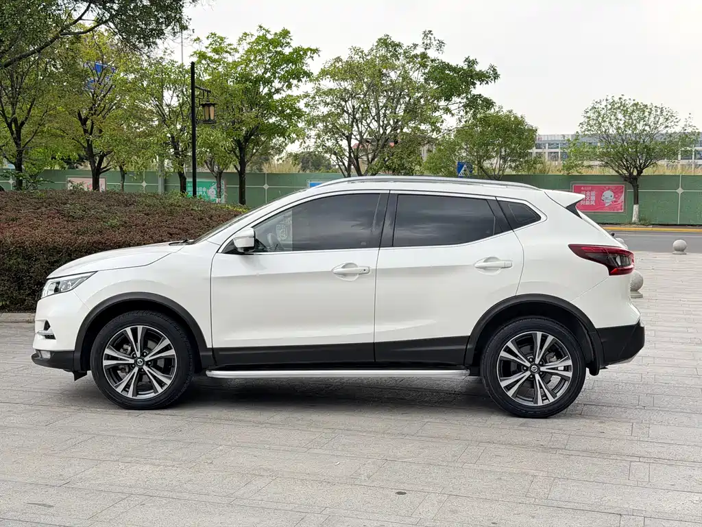 Qashqai 2022 2.0L CVT XV Prem Deluxe Edition купить на сайте DeffCars
