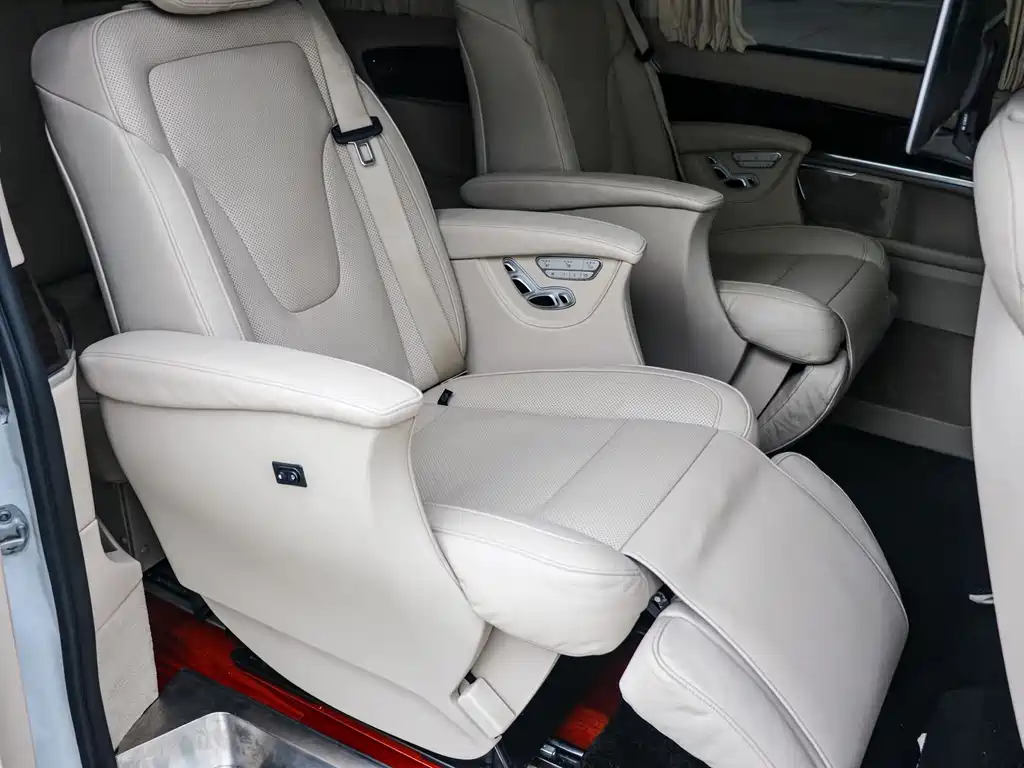 Mercedes-Benz V-Class 2016 V 260 Premium Edition купить на сайте DeffCars