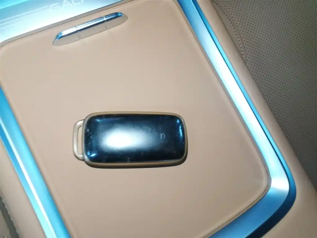 Galaxy L7 2025 EM-i 115km Discovery+ Edition купить на сайте DeffCars