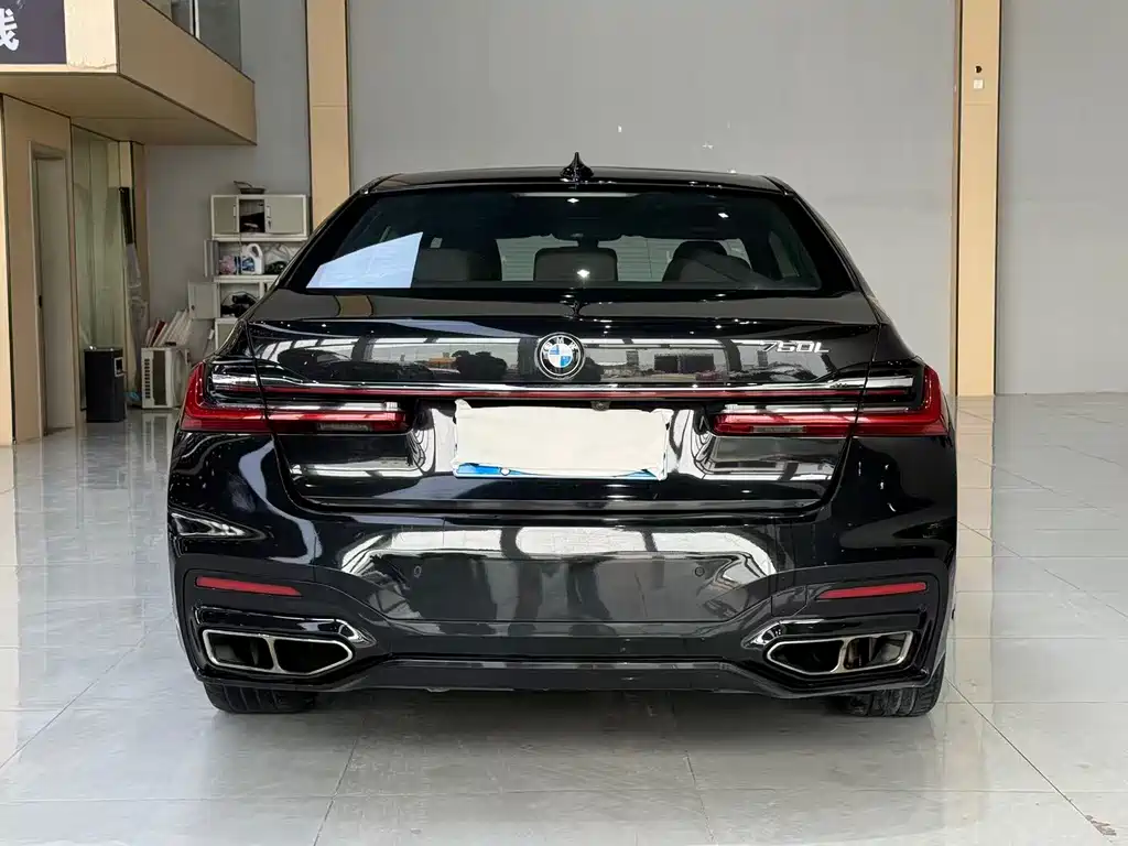 BMW 7 Series 2016 730Li Leading Model купить на сайте DeffCars