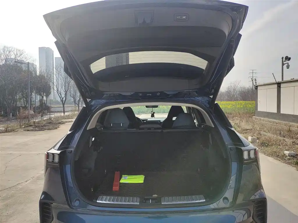 Lynk & Co 06 2020 1.5T Yao Halo купить на сайте DeffCars