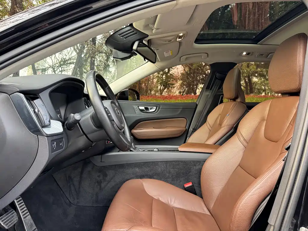 Volvo XC60 2019 T5 Four-wheel Drive Smart Edition National VI купить на сайте DeffCars
