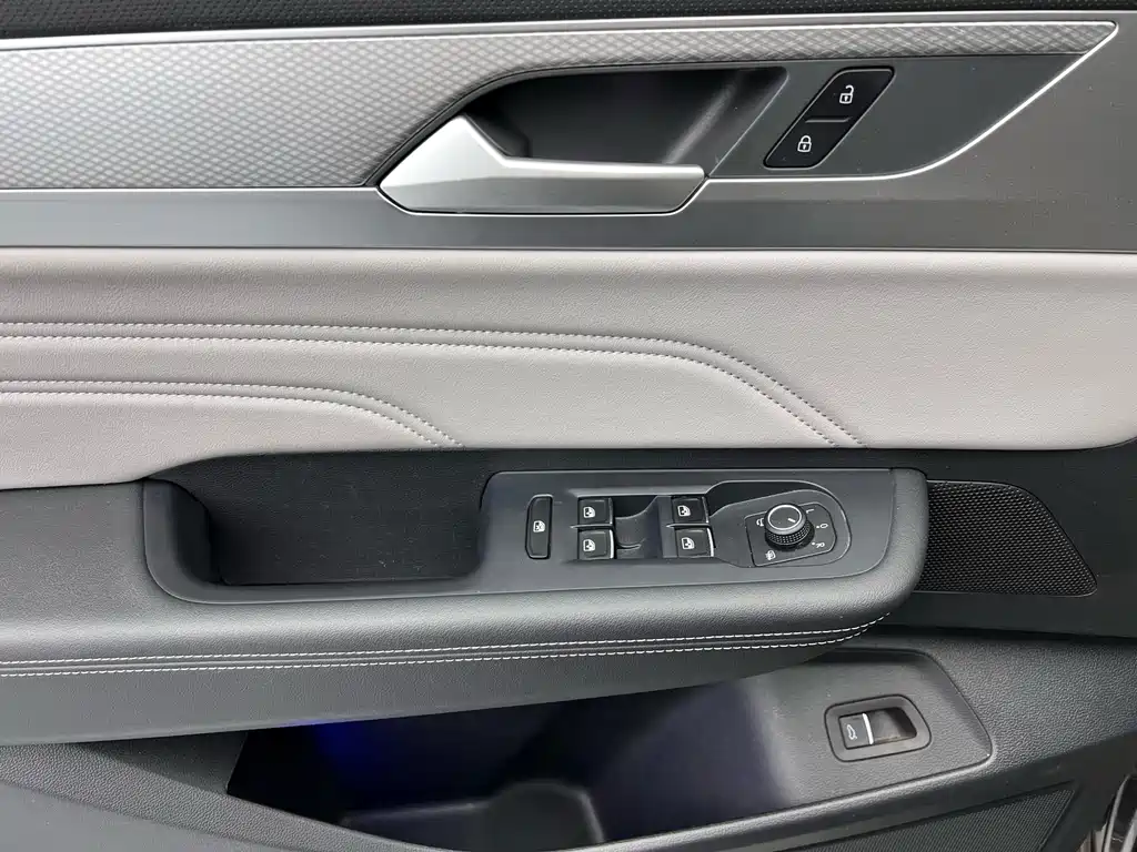 Lanxun 2024 380TSI four-wheel drive R-Line cruise version купить на сайте DeffCars