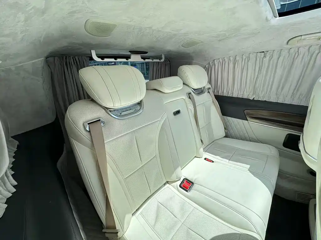 Mercedes-Benz V-Class 2021 V 260 L Long Wheelbase Premium Edition купить на сайте DeffCars