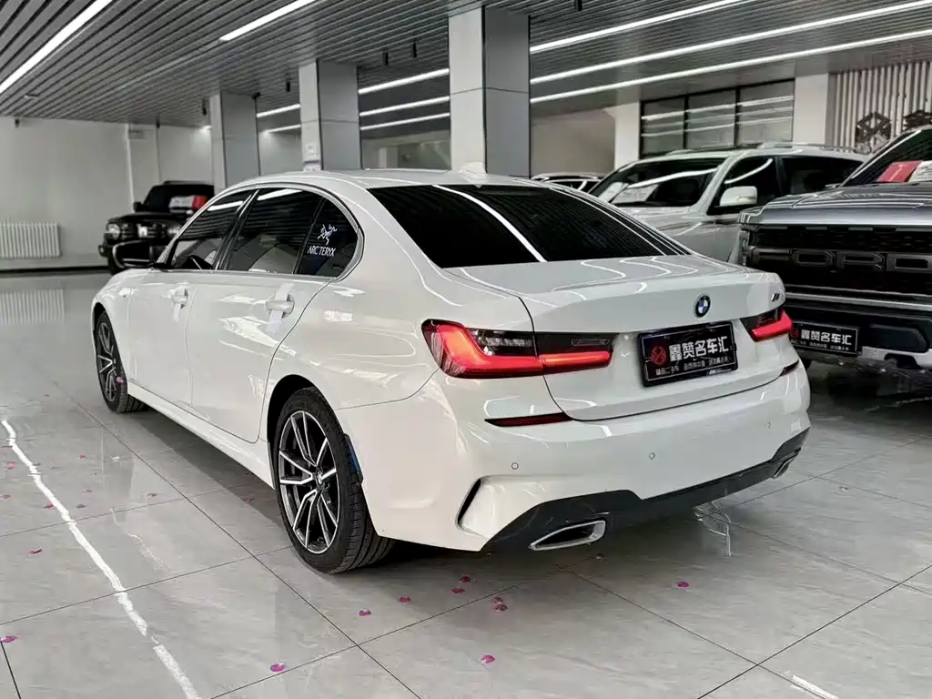 BMW 3 Series 2022 325i M Sports Package купить на сайте DeffCars
