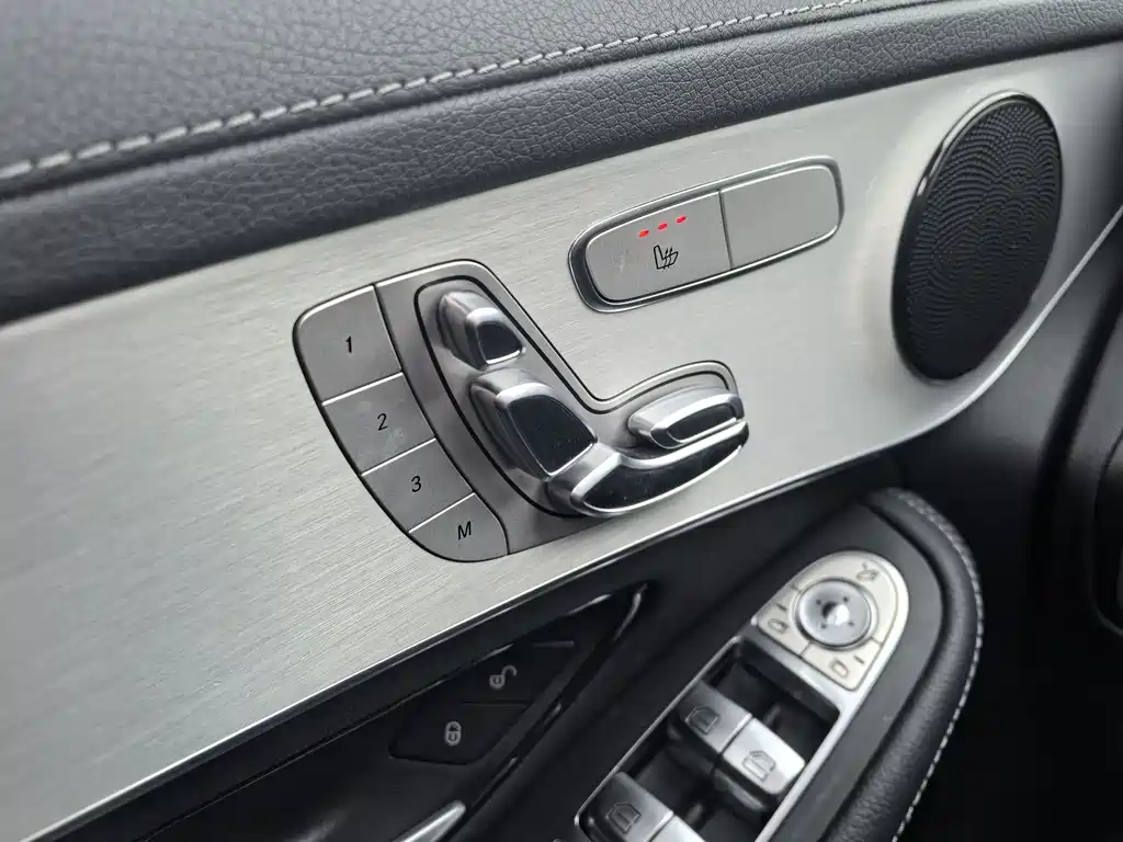 Mercedes-Benz GLC Coupe 2021 GLC 260 4MATIC Coupe SUV купить на сайте DeffCars