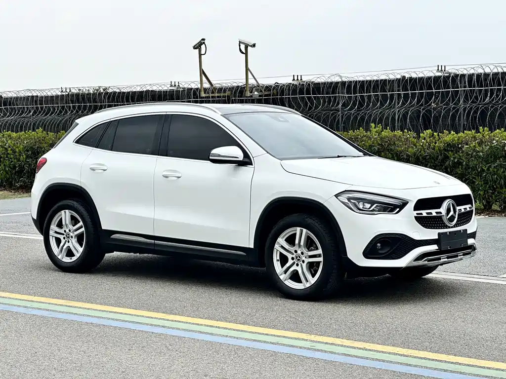 Mercedes-Benz GLA 2022 GLA 200 купить на сайте DeffCars