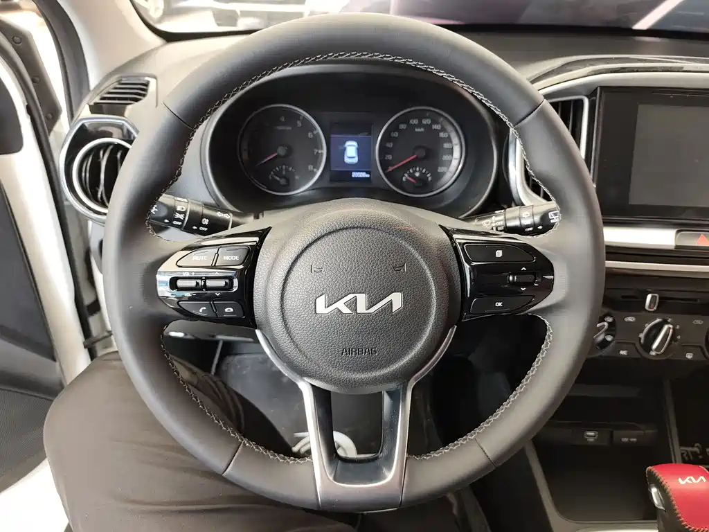 Yipao 2021 1.4L automatic fun version купить на сайте DeffCars