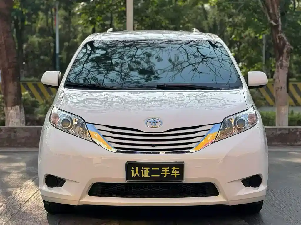 SIENNA 2015 3.5L four-wheel drive L купить на сайте DeffCars