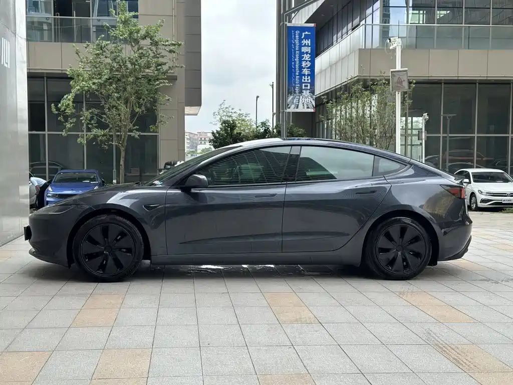 Model 3 2023 rear-wheel drive version купить на сайте DeffCars