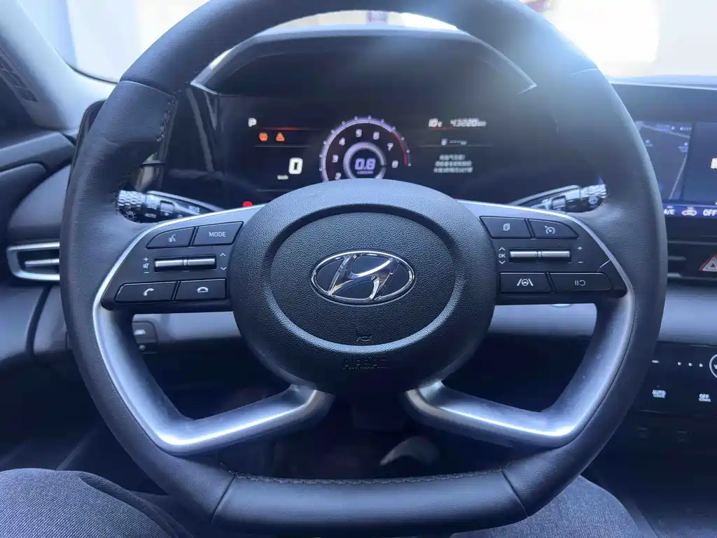 Elantra 2022 1.5L CVT LUX Premium Edition купить на сайте DeffCars