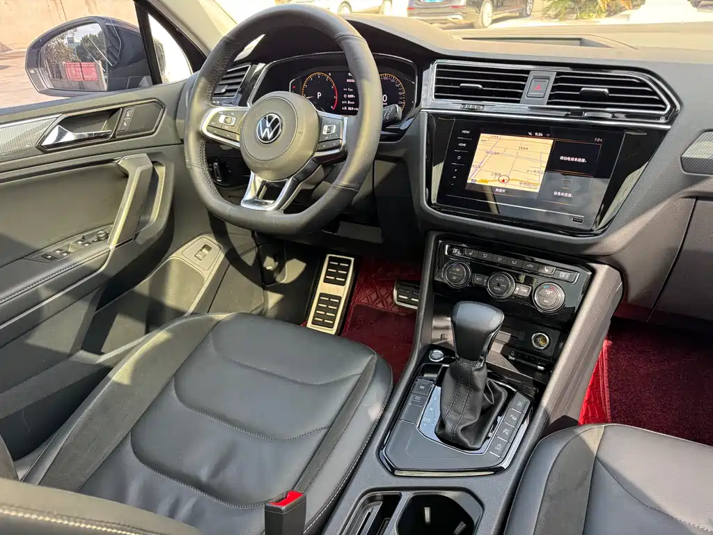 Tiguan L 2021 330TSI automatic two-wheel drive R-Line version купить на сайте DeffCars