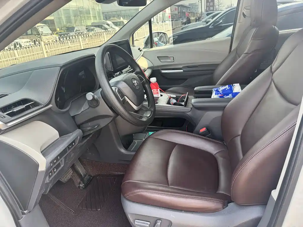SIENNA 2023 2.5L Hybrid Comfort Edition купить на сайте DeffCars