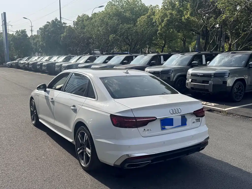 Audi A4L 2020 40 TFSI Fashionable and Elegant купить на сайте DeffCars