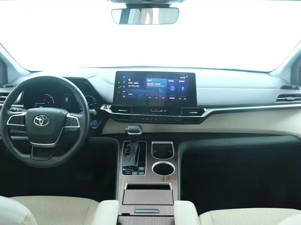Grevia 2023 2.5L Hybrid Premium PLUS Edition купить на сайте DeffCars