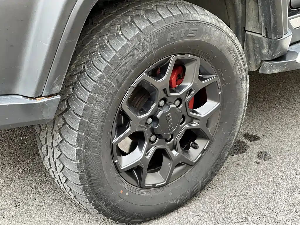Beijing Off-Road BJ40 2023 2.0D Automatic Four-wheel Drive Blade Hero Edition Knight Type купить на сайте DeffCars