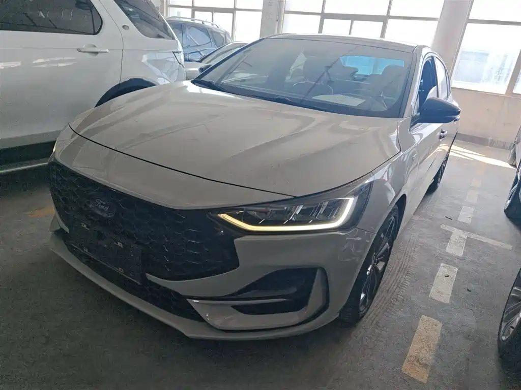 Focus 2022 Sedan EcoBoost 180 Automatic ST Line купить на сайте DeffCars