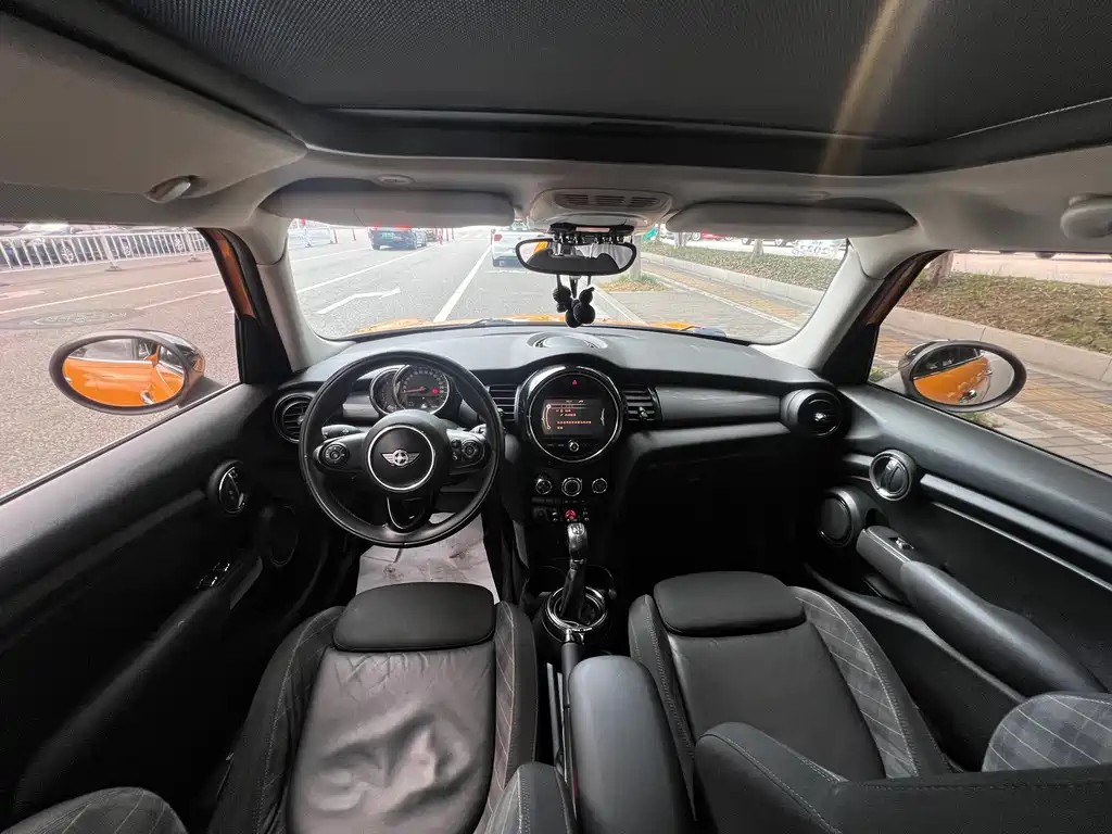 Mini 2015 1.5T Cooper Fun 5-Door Edition купить на сайте DeffCars