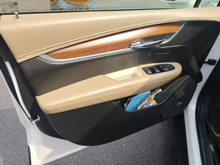 Cadillac XT5 2018 28E 4WD Platinum Edition купить на сайте DeffCars