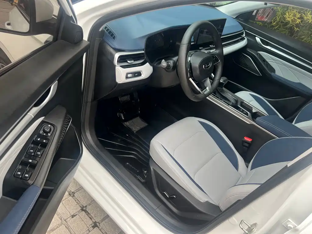 Emgrand 2022 4th generation 1.5L CVT flagship model купить на сайте DeffCars