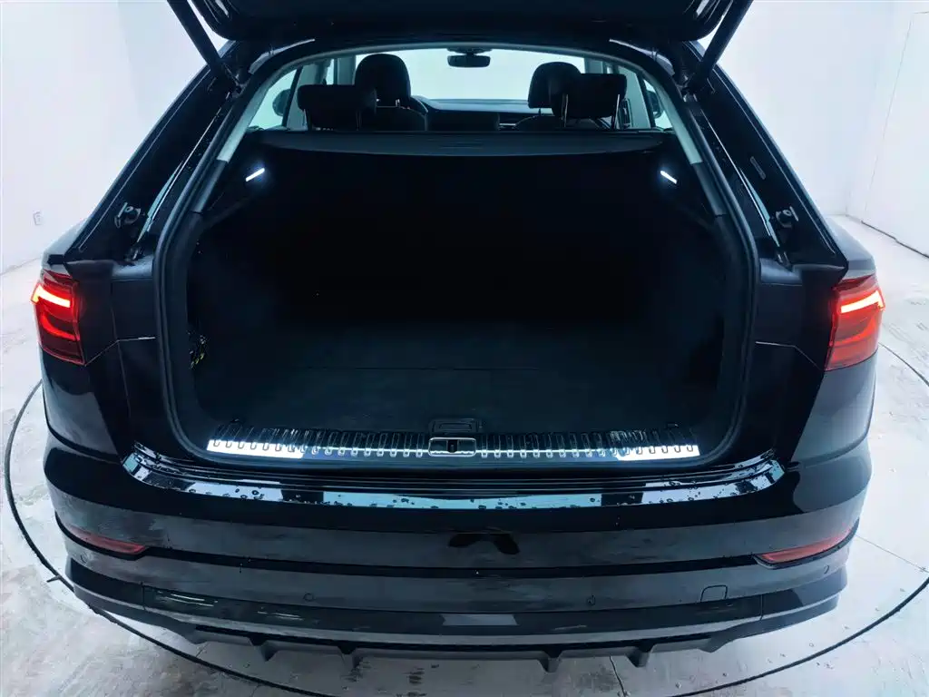 Audi Q8 2024 55 TFSI luxury and dynamic model купить на сайте DeffCars