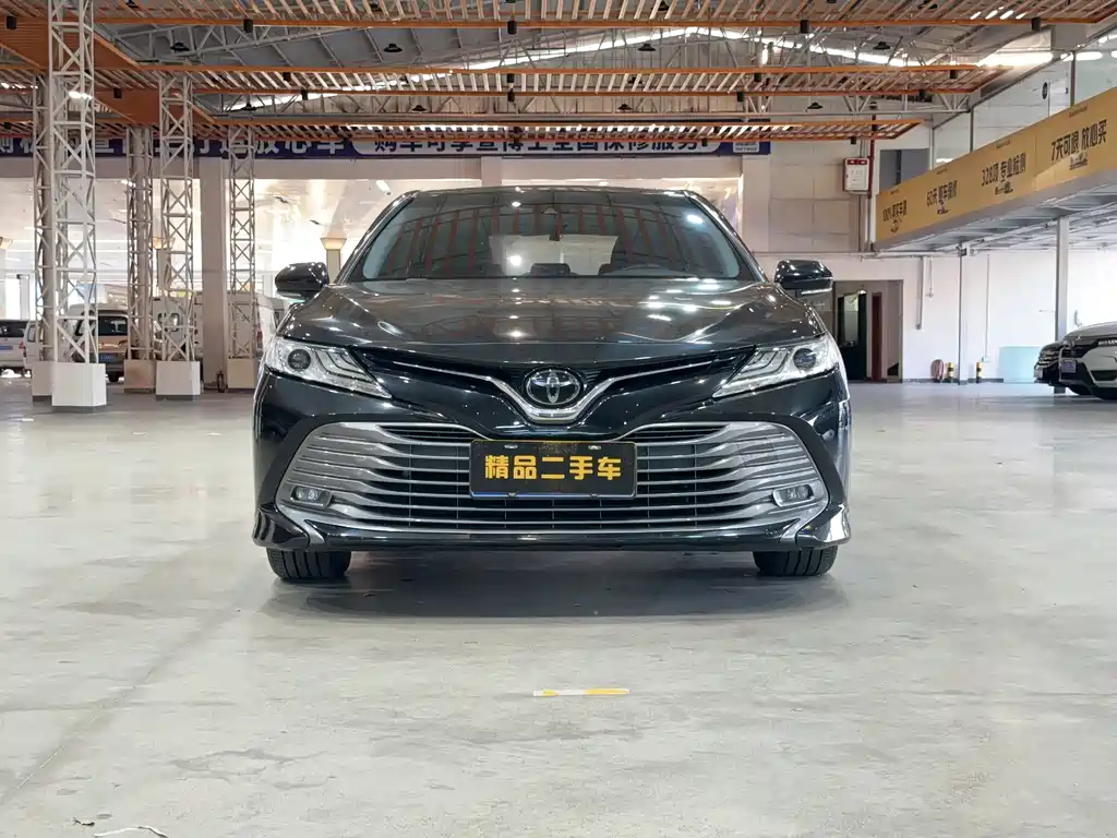 Camry 2018 2.0G Deluxe Edition купить на сайте DeffCars