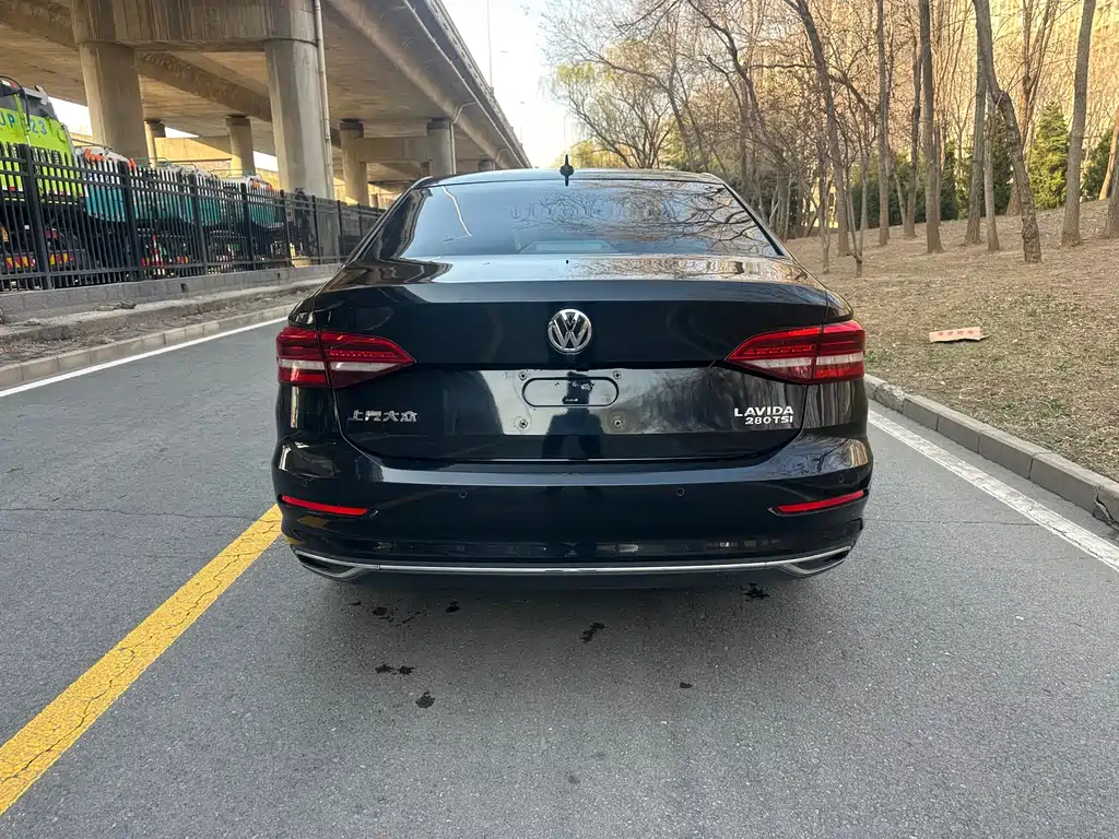 Lavida 2019 280TSI DSG Deluxe Edition National VI купить на сайте DeffCars