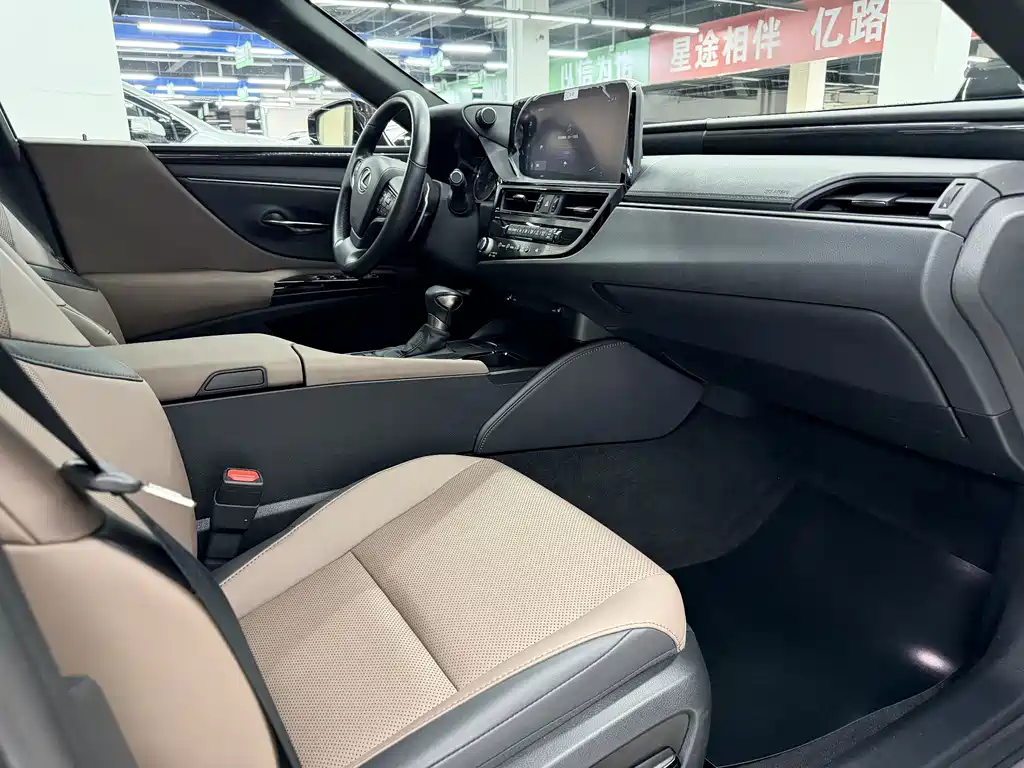 Lexus ES 2023 200 Excellence Edition купить на сайте DeffCars