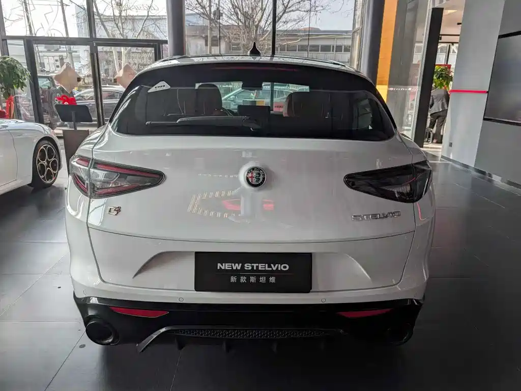 Stelvio 2023 2.0T 280HP Veloce Track Edition купить на сайте DeffCars