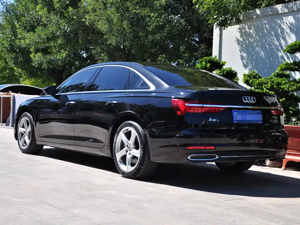 Audi A6L 2020 45 TFSI quattro exclusive and elegant model купить на сайте DeffCars