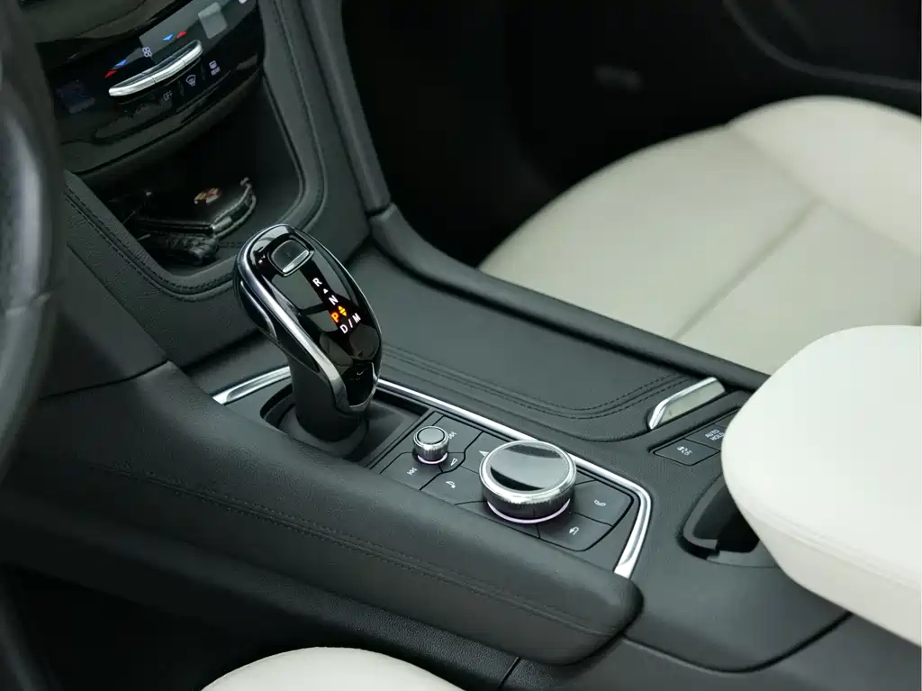 Cadillac XT6 2020 28T six-seater luxury sports safety version купить на сайте DeffCars