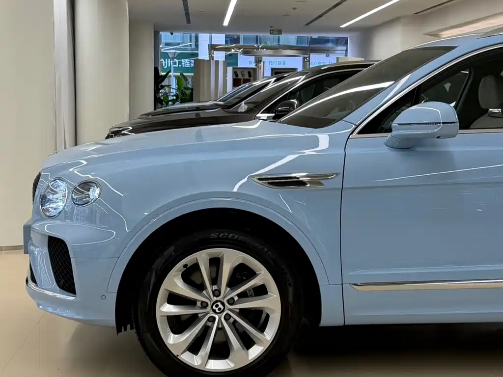 Bentayga 2026 4.0T V8 купить на сайте DeffCars