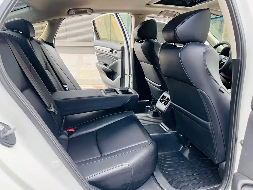 Accord 2018 Sharp·Hybrid 2.0L Sharp Collar Edition National V купить на сайте DeffCars