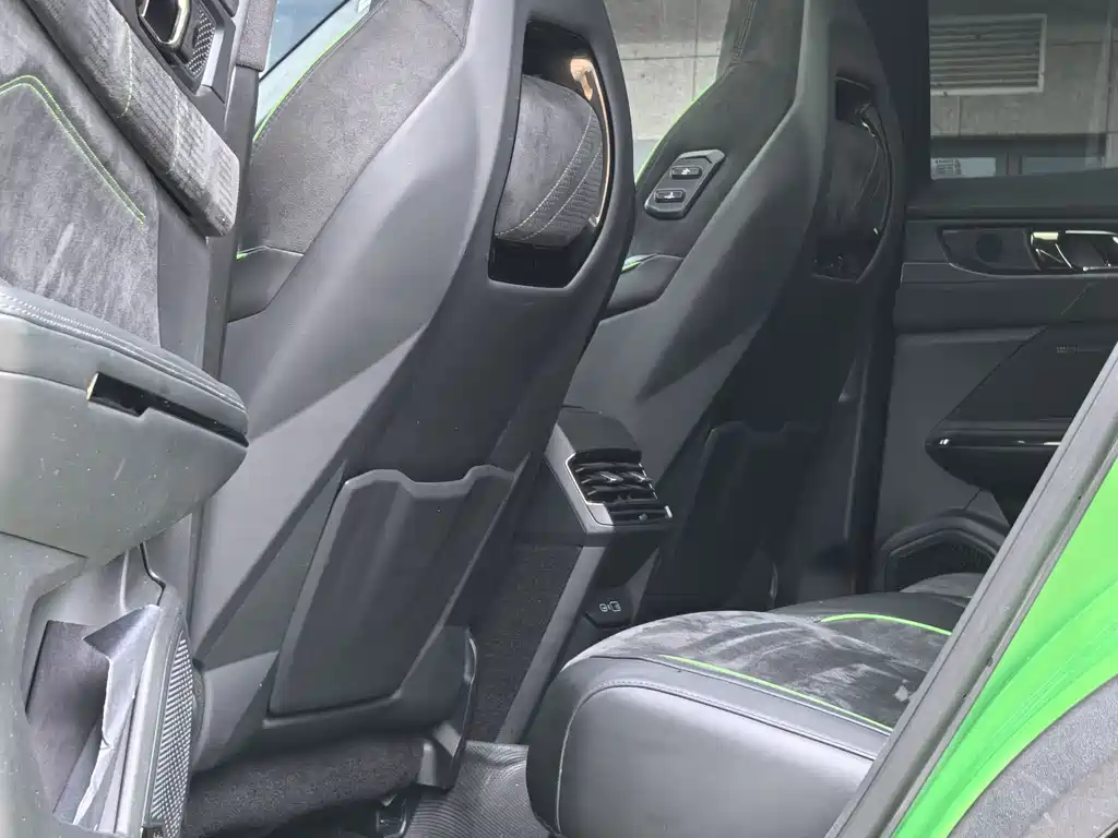 Lynk & Co 05 2022 05+ 2.0TD Automatic Performance Package купить на сайте DeffCars