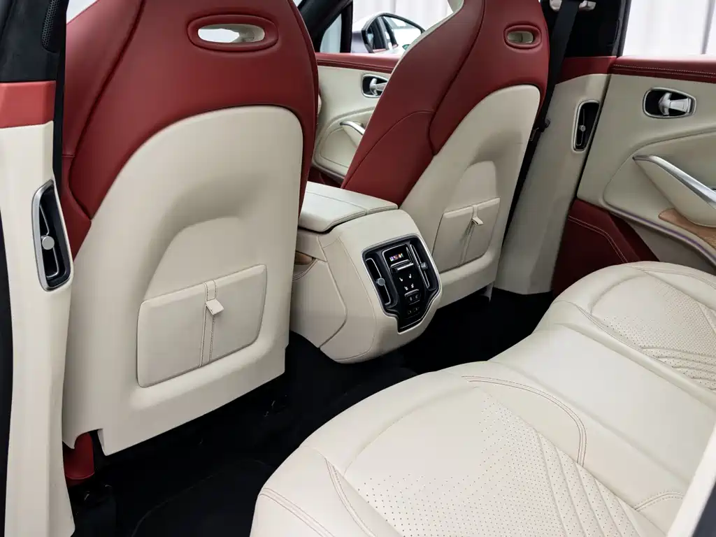 Aston Martin DBX 2022 3.0T STRAIGHT-SIX купить на сайте DeffCars