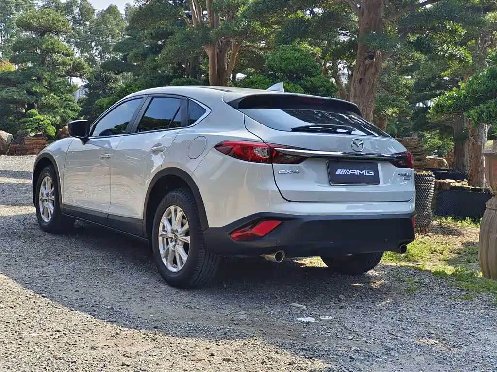 Mazda CX-4 2018 2.0L automatic two-wheel drive Blue Sky Vibrant Edition National V купить на сайте DeffCars