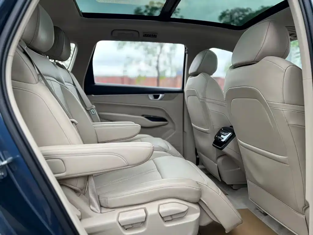 Wuling Capgemini 2020 1.5T CVT flagship model купить на сайте DeffCars